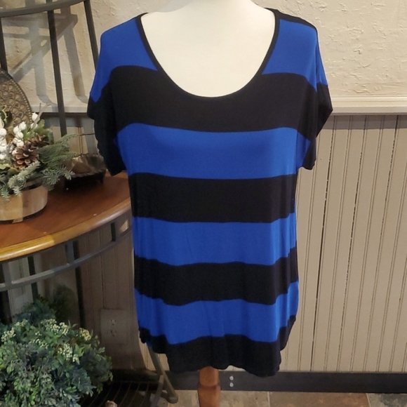 💞Cable & Gage* Top - Picture 1 of 8